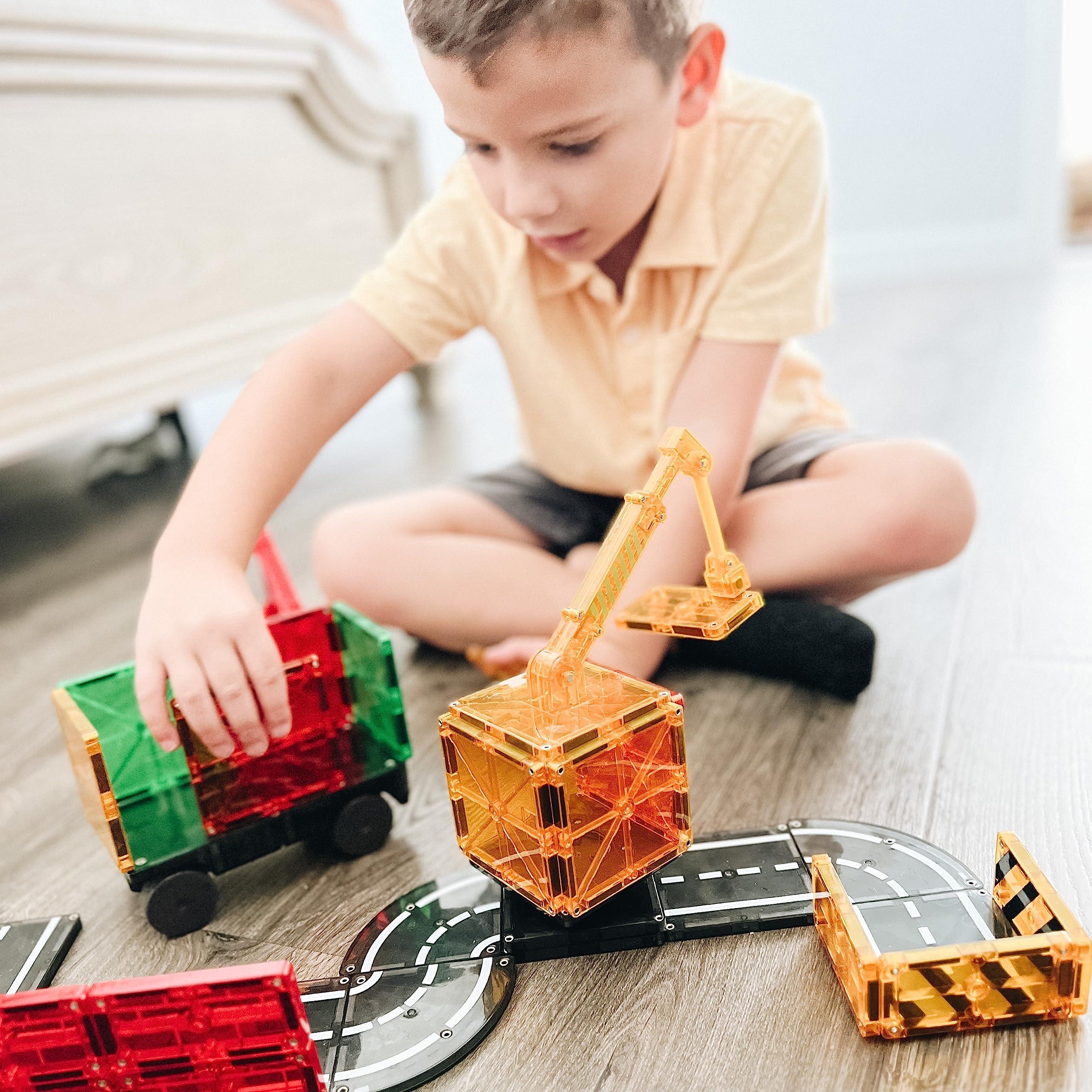 MAGNA-TILES MAGNA-TILES Builder 32-Piece Magnetic Construction Set, The ORIGINAL Magnetic Building Brand