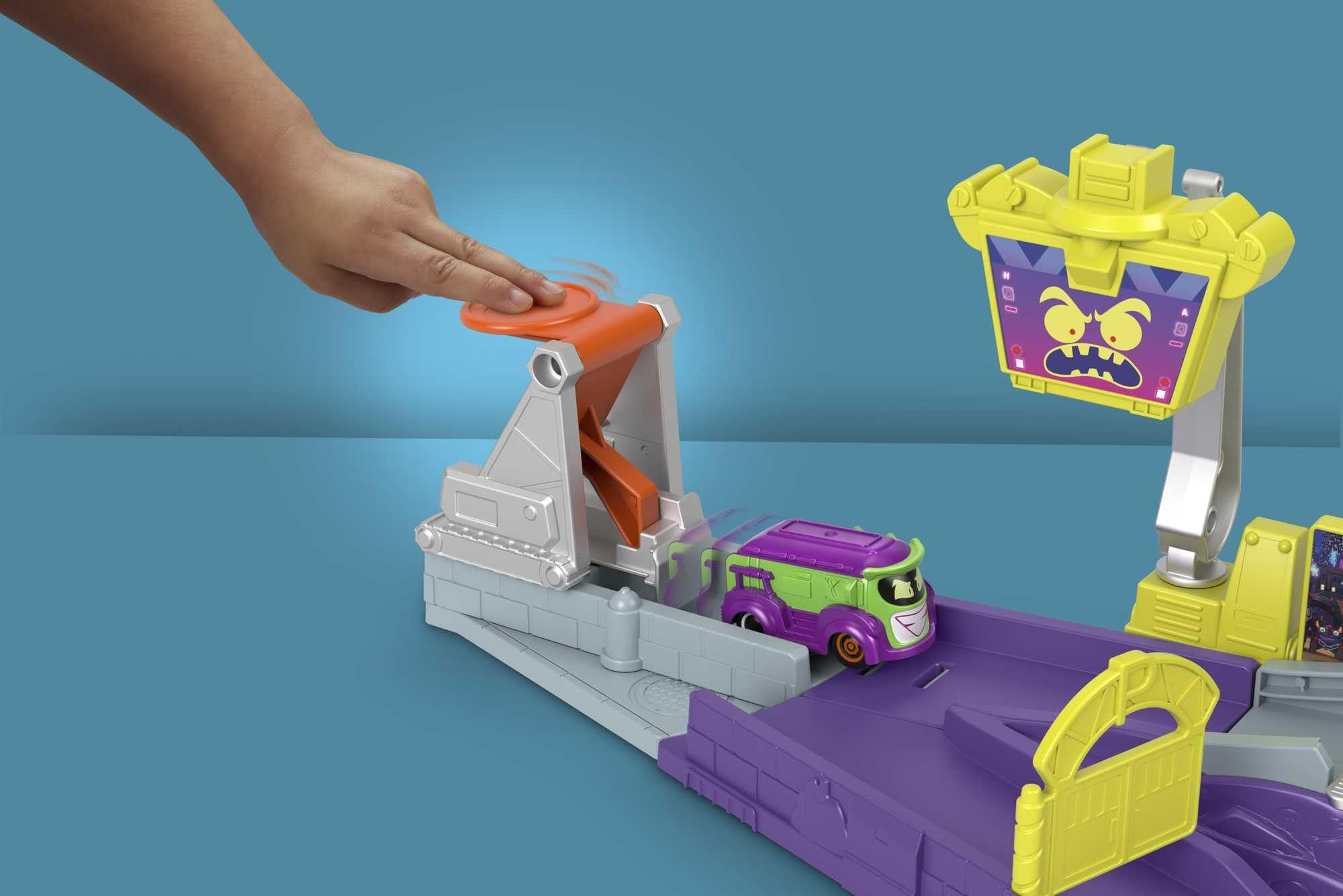 Fisher-Price Fisher-Price DC Batwheels Toy Car Playset, Legion of Zoom Launching HQ with Ramp & Launcher Plus Prank The Joker Van, Ages 3+ Years, HNP07