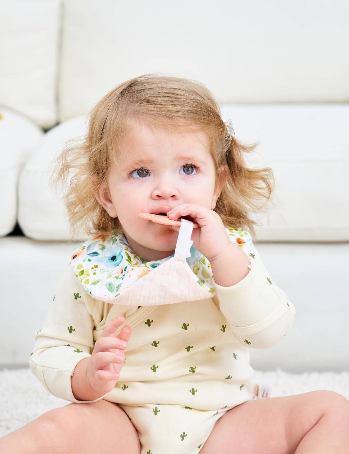 vuminbox vuminbox Muslin Baby Bibs Bandana Drool Bibs 6-Pack and Teething Toys 6-Pack Made with 100% Organic Cotton, Absorbent and Soft Pattern Girls