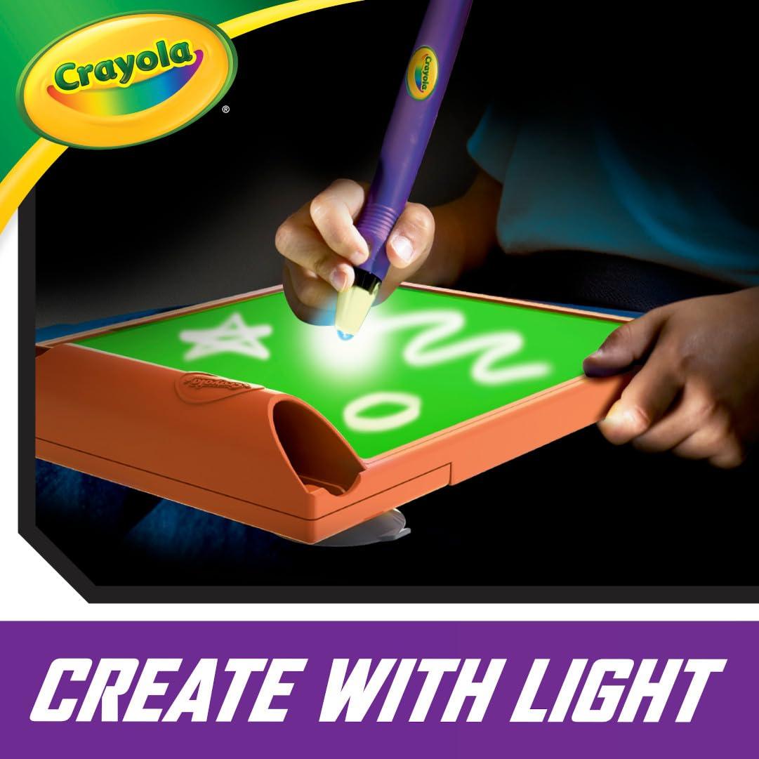Crayola Crayola Travel Glow Art Studio, Glow in The Dark Toys, Kids Gifts for Girls and Boys, Ages 6, 7, 8, 9