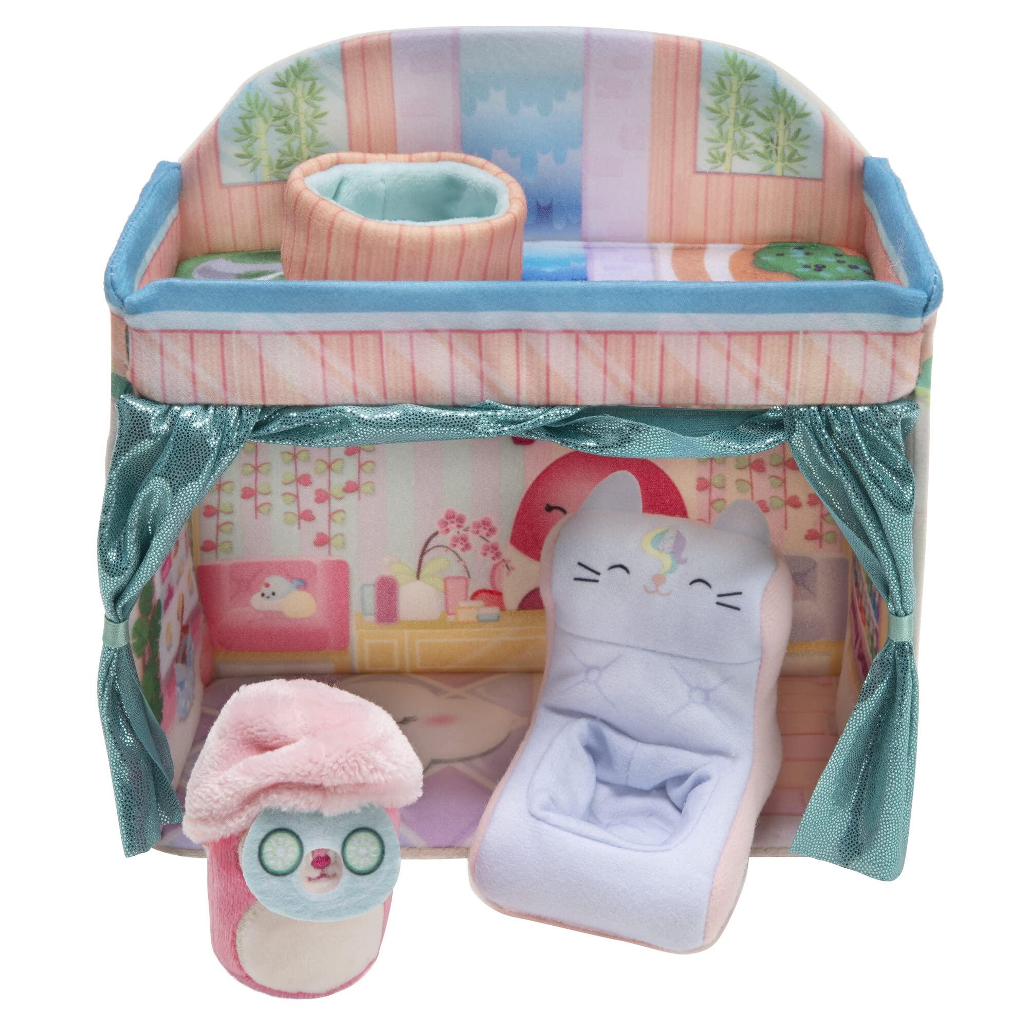 Squishville Squishville by Original Squishmallows Deluxe Day Spa Playscene - Include 2-Inch Duchess The Pink Deer, Towel Wrap, Face Mask, Basin & Lounge Chair - Toys for Kids