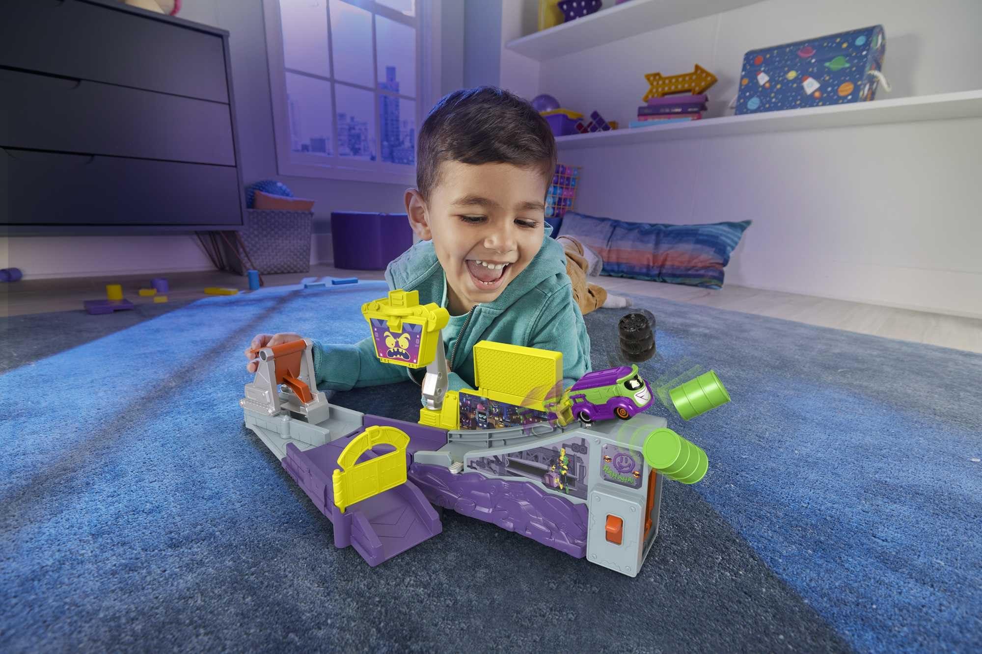 Fisher-Price Fisher-Price DC Batwheels Toy Car Playset, Legion of Zoom Launching HQ with Ramp & Launcher Plus Prank The Joker Van, Ages 3+ Years, HNP07