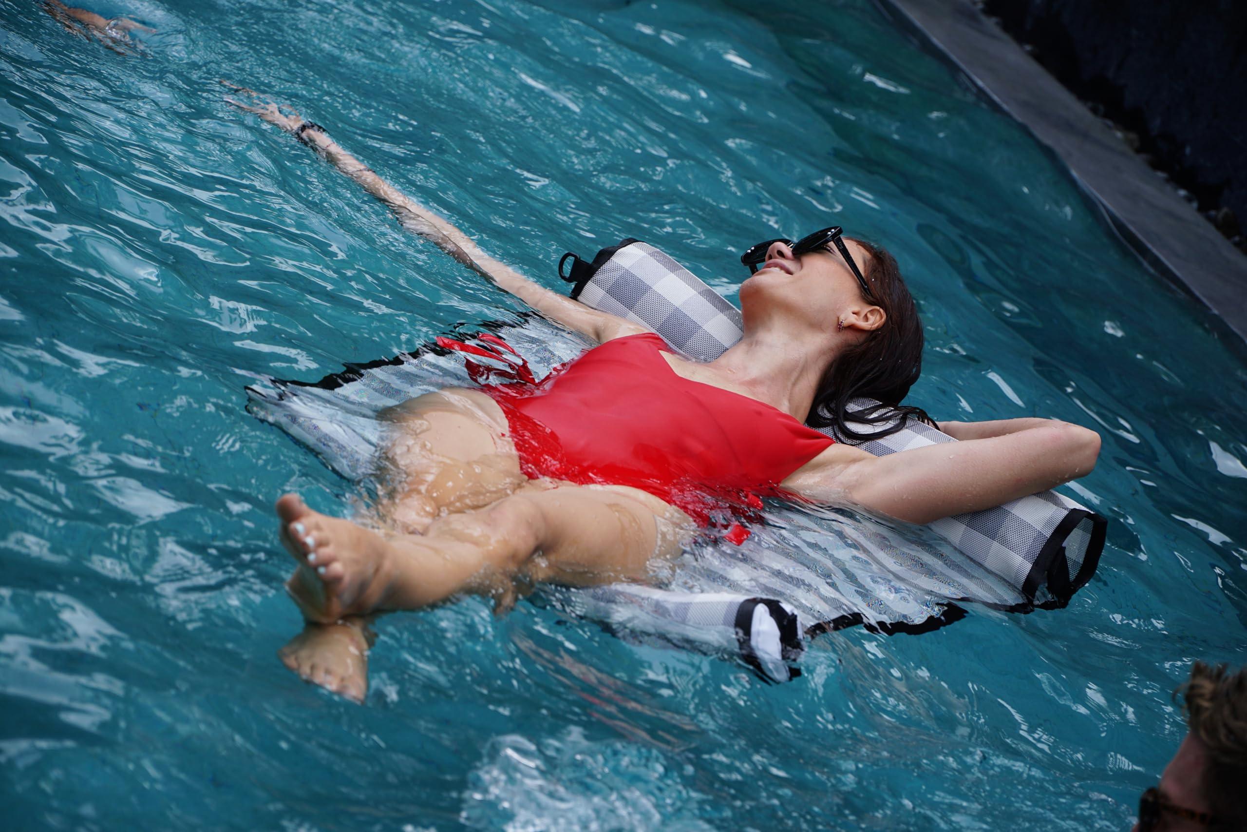 ACQUABOSS ACQUABOSS Water Hammock - Inflatable Swimming Pool & Beach Lounger, Lounge Chair Raft, Drifter, Saddle Float, Floating Bed & Floaties for Water, Summer Fun, Rest & Vacation - Gingham Style