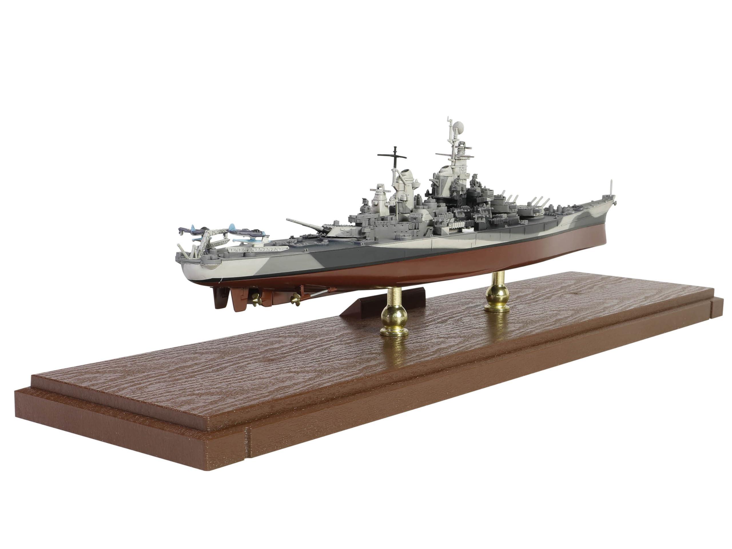 Forces of Valor Models USS Missouri (BB-63) Iowa-Class Battleship Battle of Okinawa (1945) United States Navy (Full Hull Edition) Battleship Series 1/700 Diecast Model by Forces of Valor FOV-861131B, Small