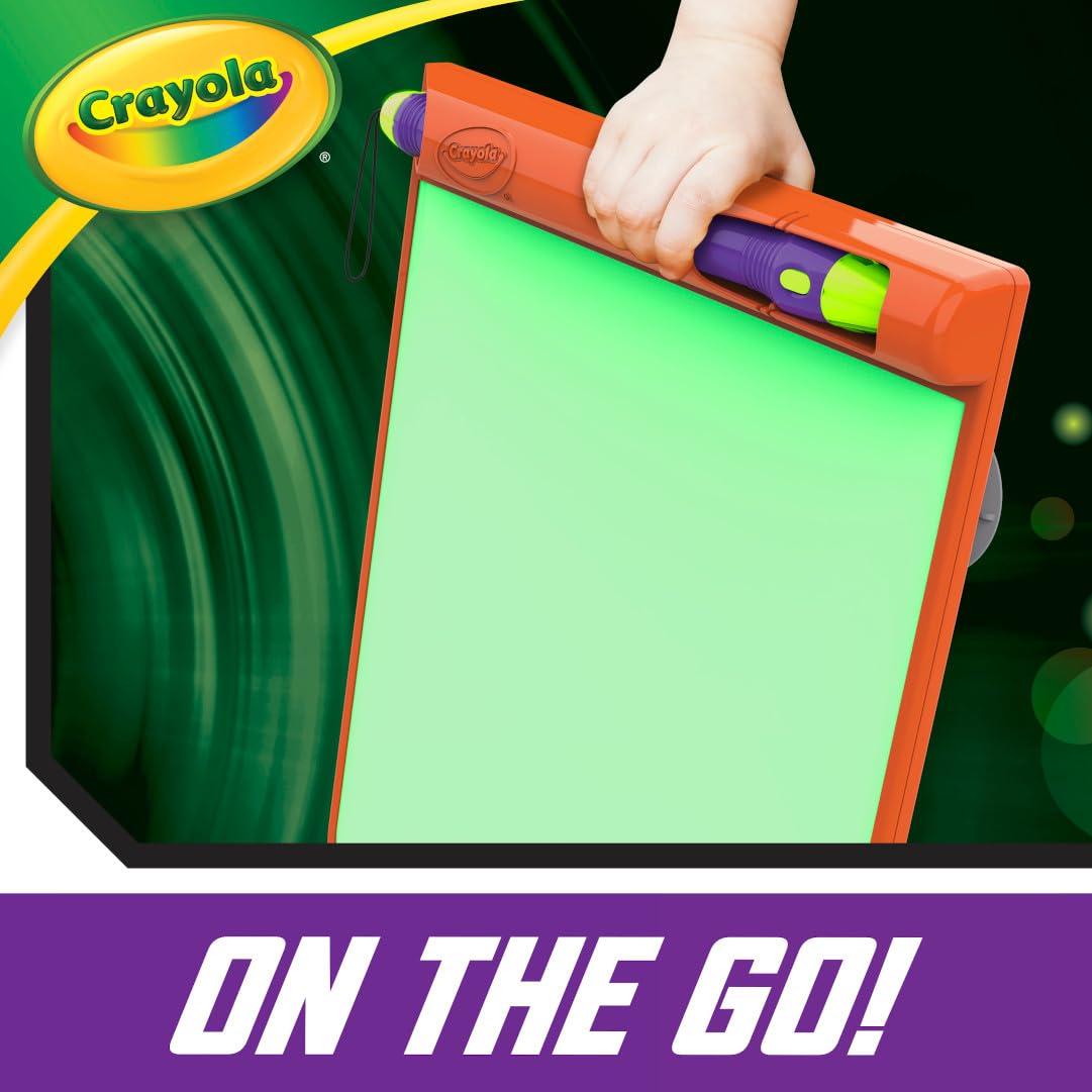 Crayola Crayola Travel Glow Art Studio, Glow in The Dark Toys, Kids Gifts for Girls and Boys, Ages 6, 7, 8, 9