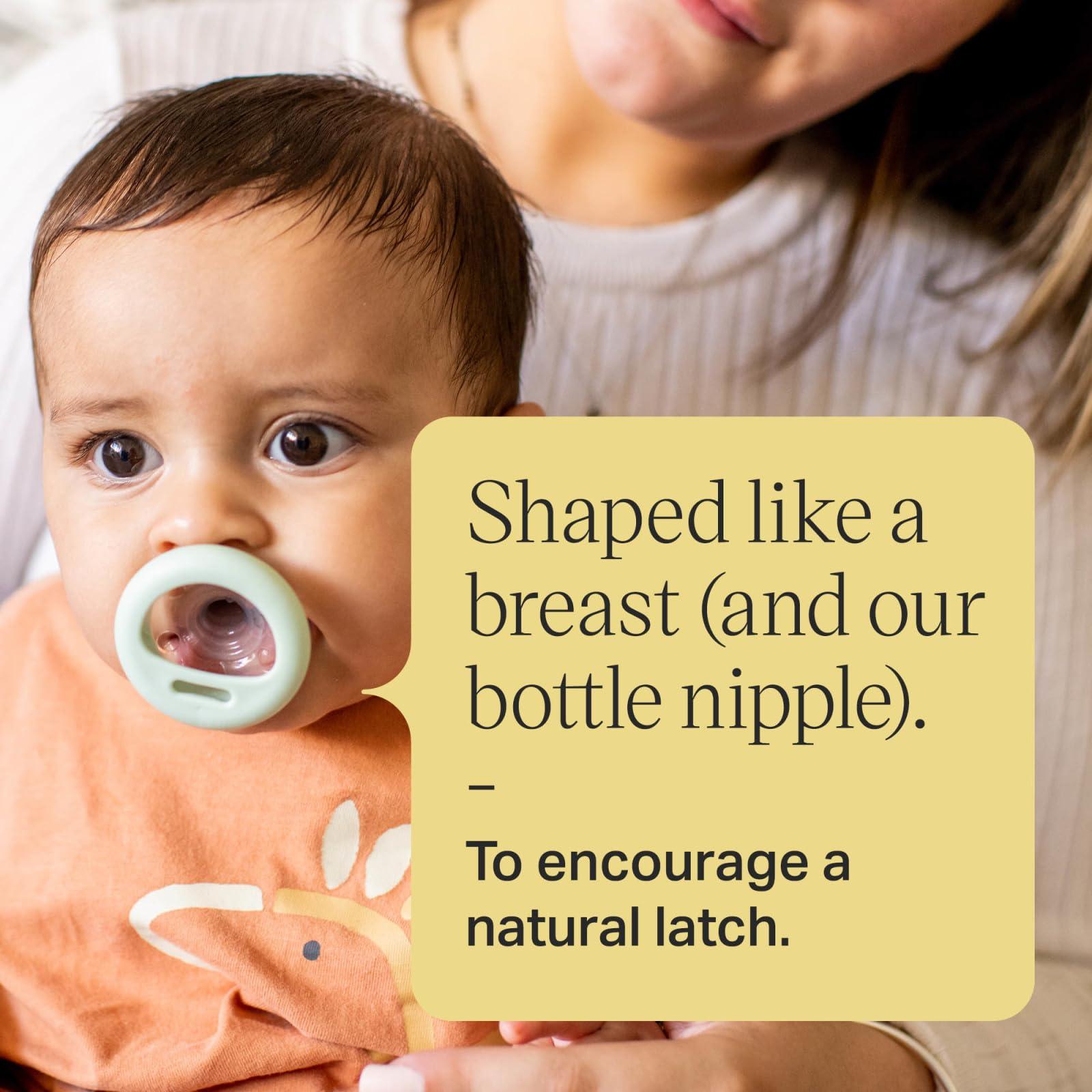 Tommee Tippee Tommee Tippee Breast-Like Pacifier, 0-6 Month Pack of 4 Pacifiers with Breast-Like baglet, Symmetrical Design, BPA Free