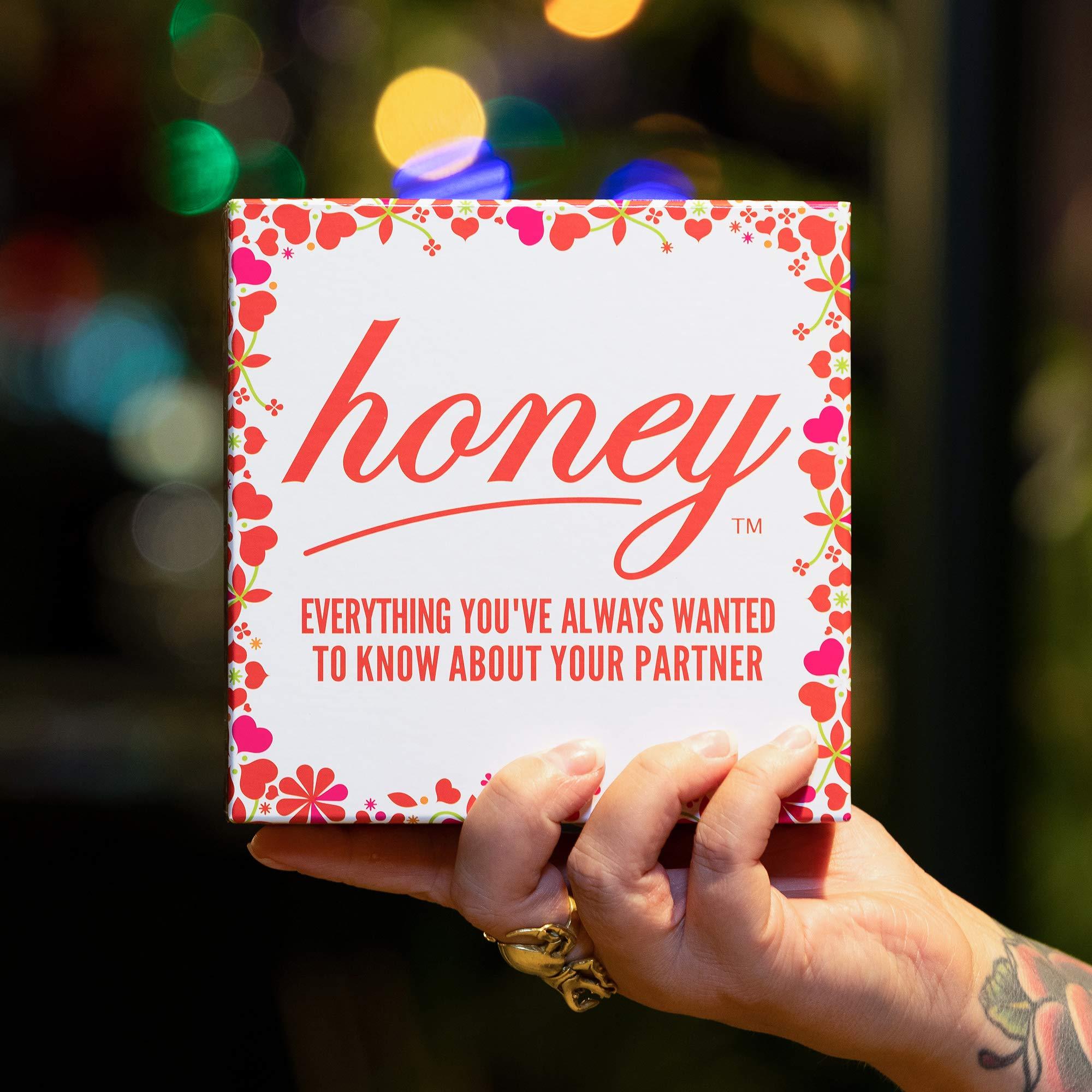 Hygge Games Hygge Games Honey - Everything You´ve Always Wanted to Know About Your Partner - Fun Conversation for Couples, red