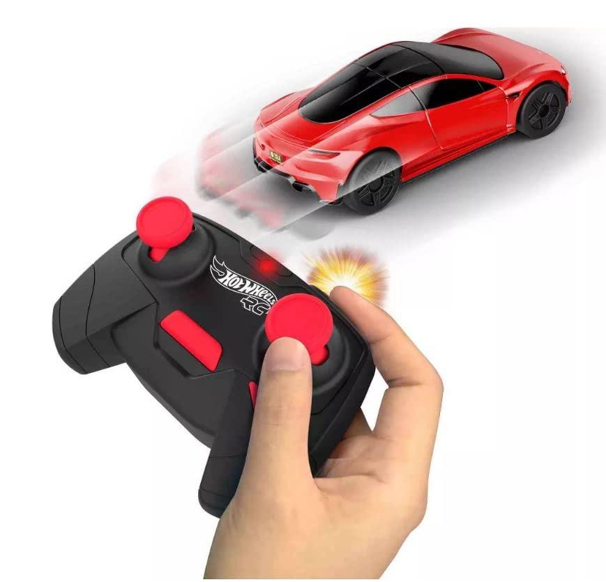 Hot Wheels Hot Wheels RC 1:64 Scale Rechargeable Radio-Controlled Racing Cars for On- Or Off-Track Play, Includes Car, Controller & Adapter for Kids 5 Years Old & Up (Roadster)