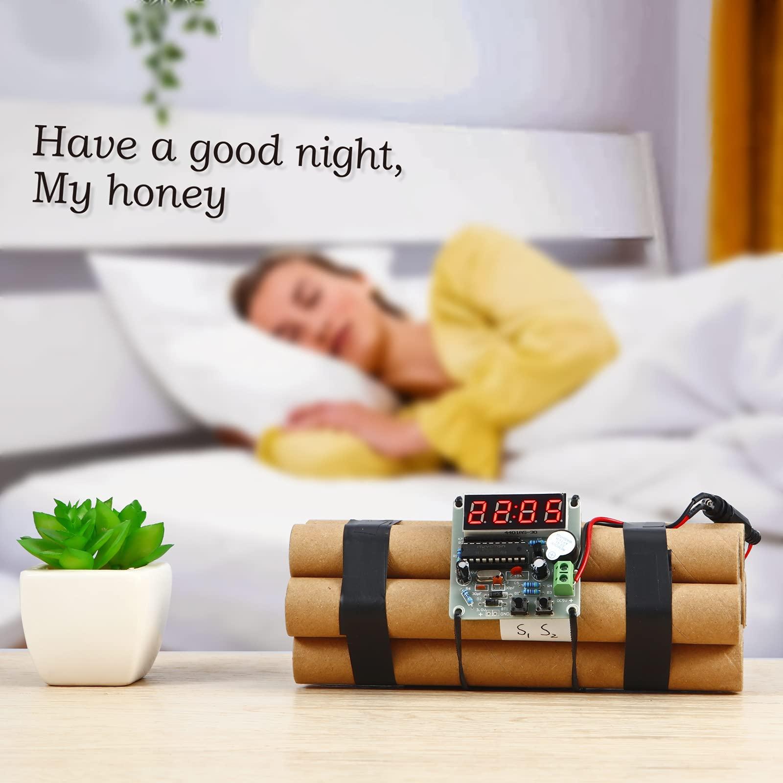 WeYingLe Film Props for Movie Gag Gift Joke, Prank Dynamite Kit for Kids Pretend Explosive Toy, Fake Dynamite Weapons Military Army Role Play Toy for Halloween Christmas Decorations