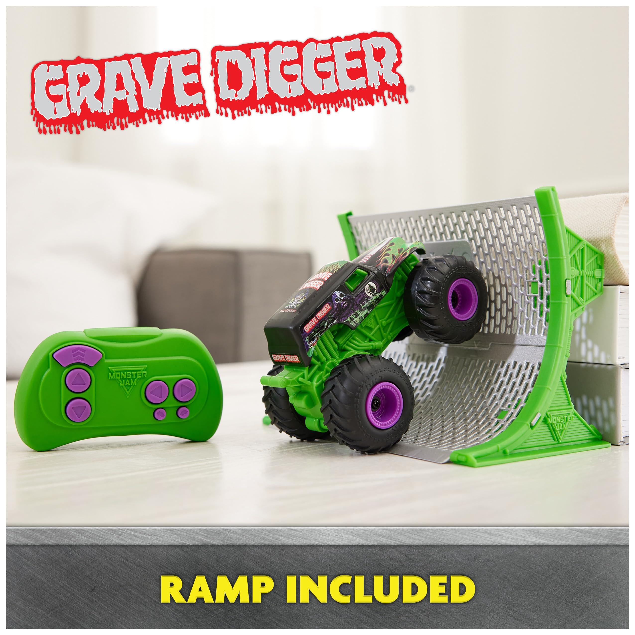 Monster Jam Monster Jam, Official Grave Digger Remote Control Monster Truck with Ramp, Small 1:64 Scale RC Cars Kids Toys for Boys and Girls Ages 3 4 5 6 and up