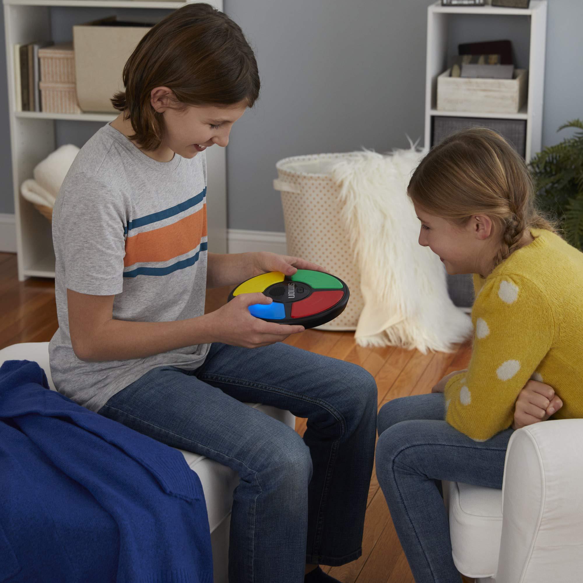 Hasbro Gaming Hasbro Gaming Simon Handheld Electronic Memory Game with Lights and Sounds for Kids Ages 8 and Up