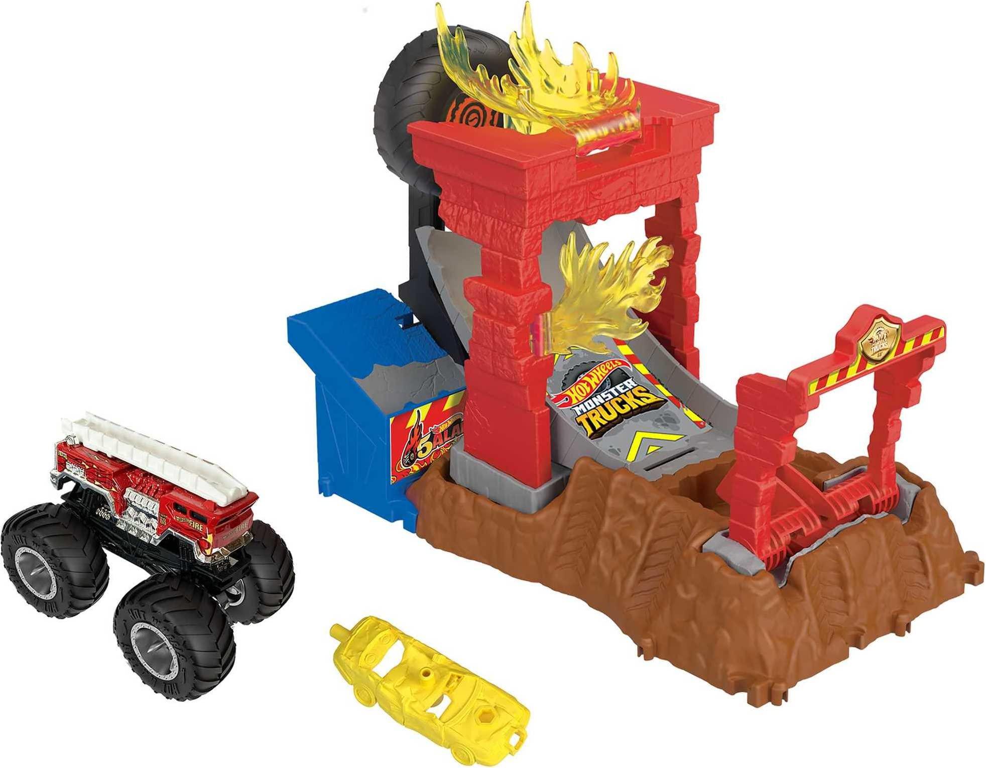 Hot Wheels Hot Wheels Monster Trucks Playset & Toy Truck, Arena Smashers 5-Alarm Fire Crash Challenge, 1:64 Scale Firetruck & Crushable Car