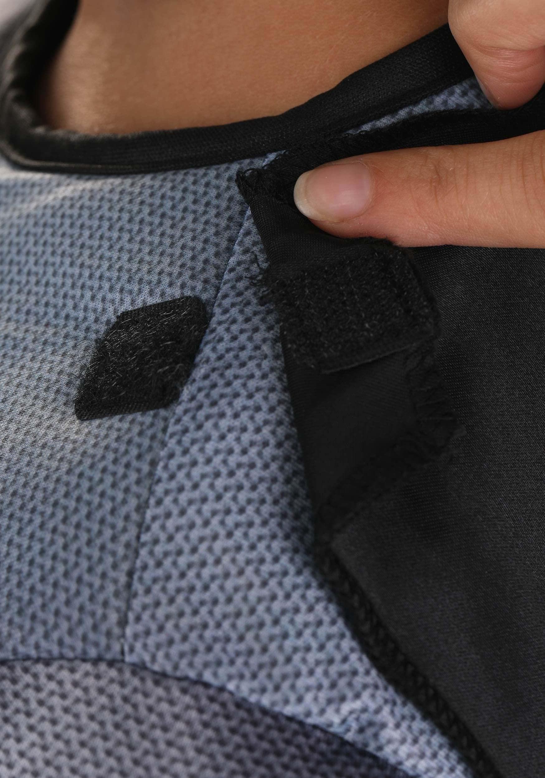 Fun Costumes Fun Costumes Deluxe DC Comics Batman for Kids, Black Superhero Suit, Cape & Mask for Parties & Halloween Medium