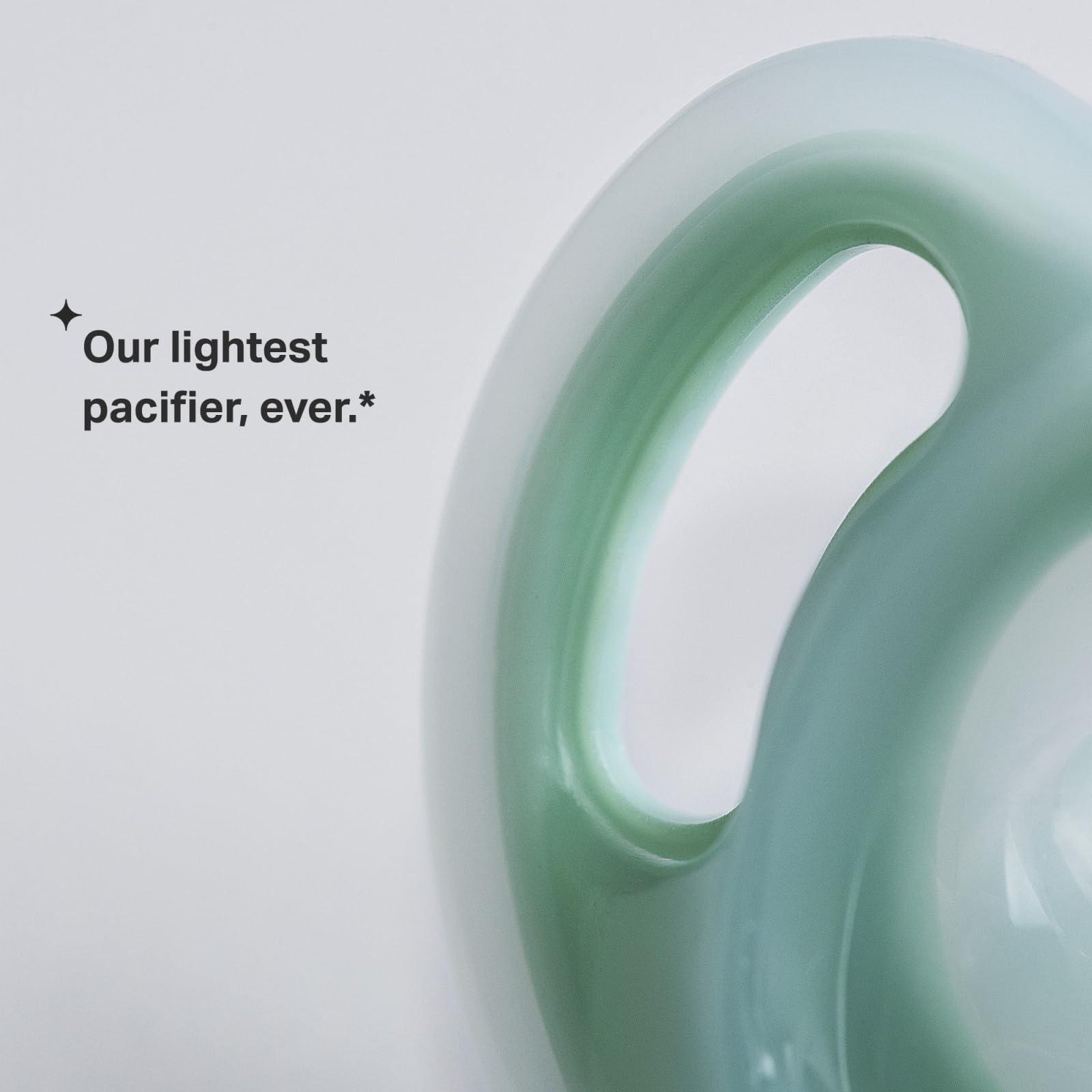 Tommee Tippee Tommee Tippee Ultra-Light Silicone Pacifier, Symmetrical One-Piece Design, BPA-Free Silicone Binkies, 18-36m, 4-Count (Pack of 2)