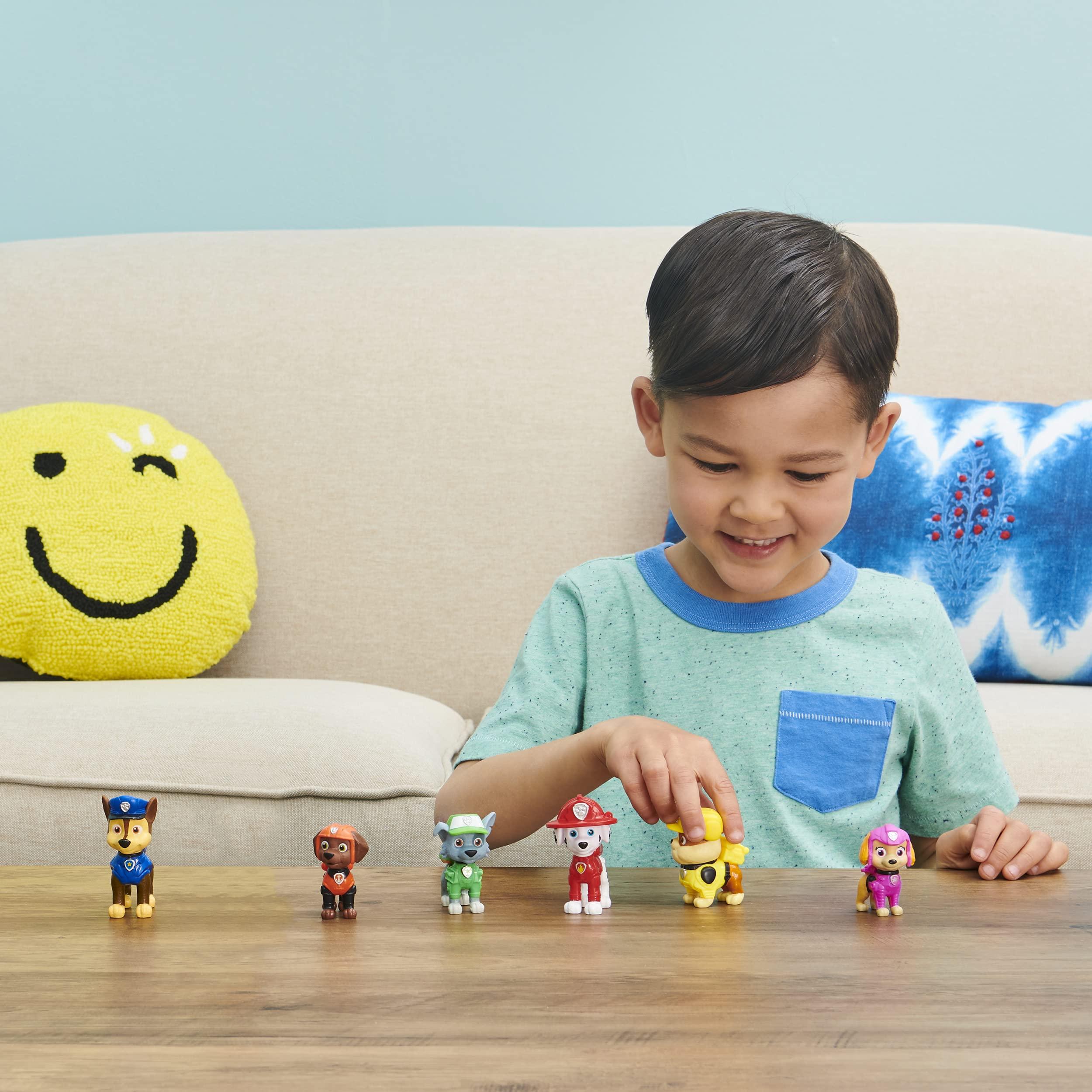 Paw Patrol Paw Patrol, Movie Pups Gift Pack with 6 Collectible Toy Figures, Kids Toys for Ages 3 and Up