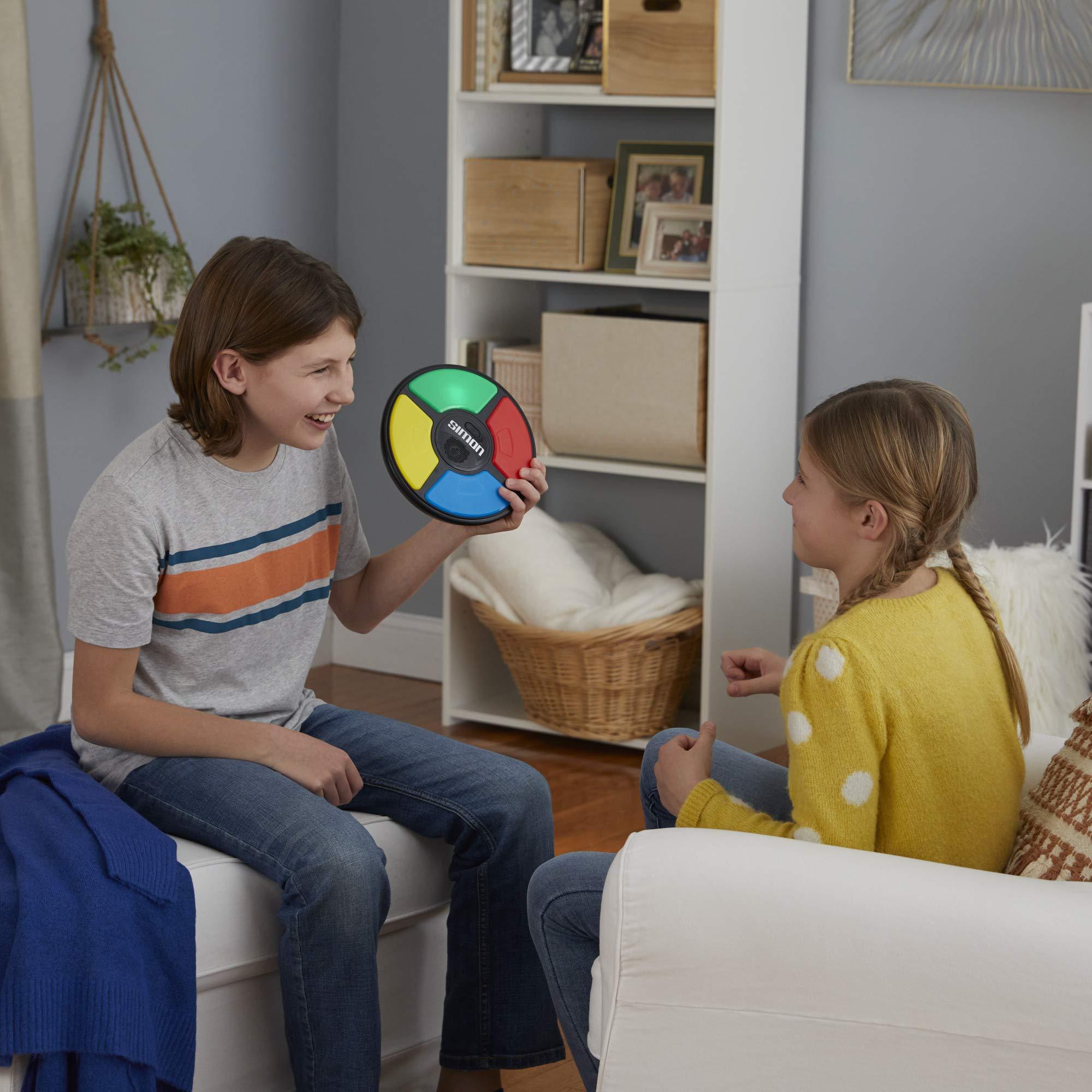 Hasbro Gaming Hasbro Gaming Simon Handheld Electronic Memory Game with Lights and Sounds for Kids Ages 8 and Up