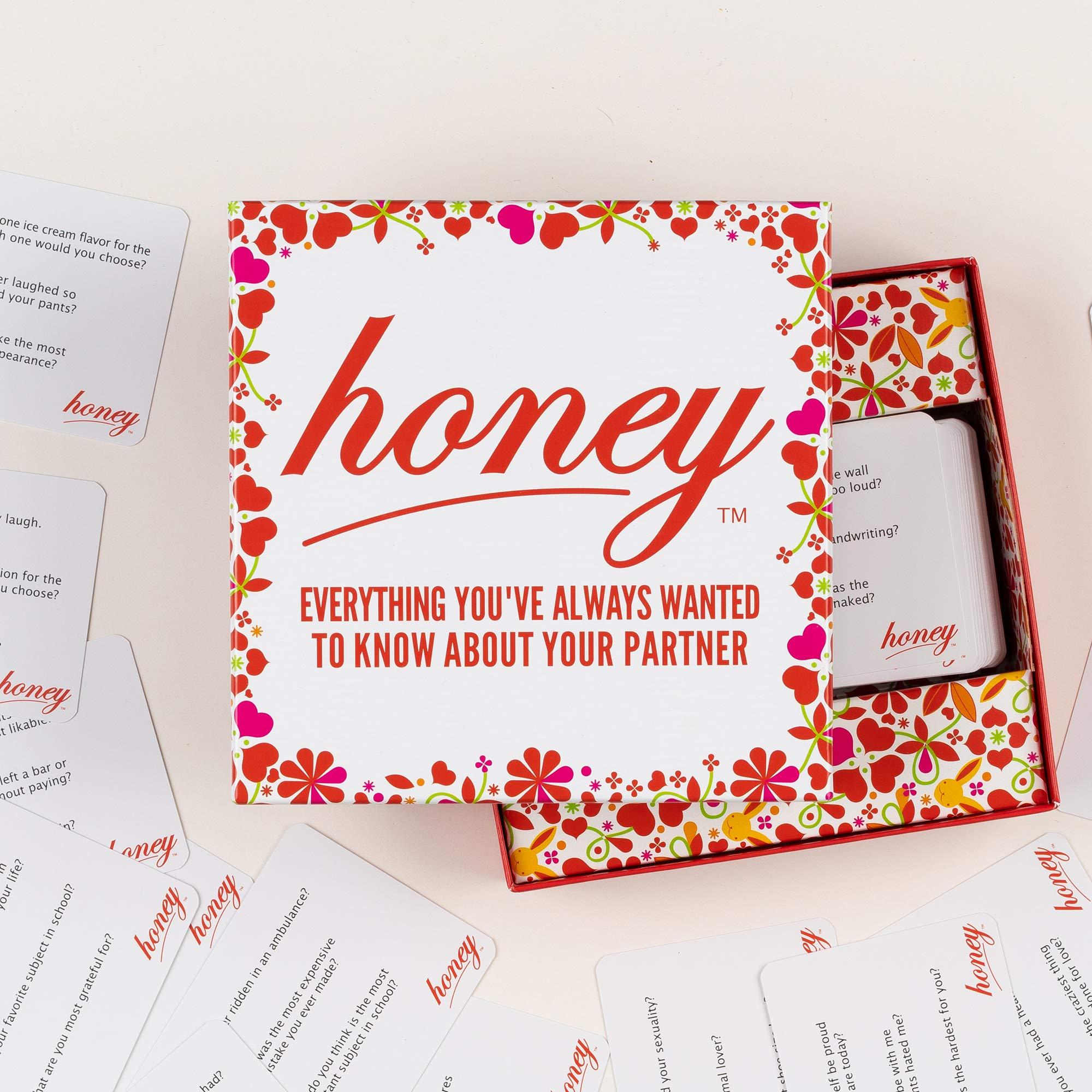 Hygge Games Hygge Games Honey - Everything You´ve Always Wanted to Know About Your Partner - Fun Conversation for Couples, red
