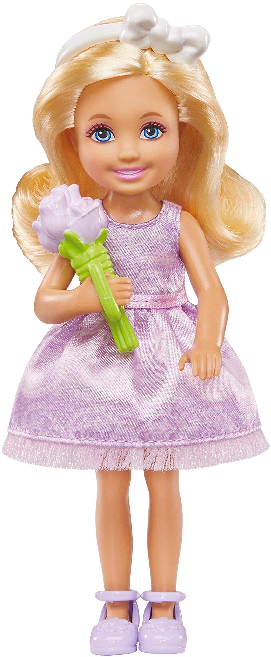 Barbie Barbie Wedding Set with Bride and Groom Dolls, Stacie, Chelsea and Accessories (Mattel DRJ88), Assorted Colour/Model