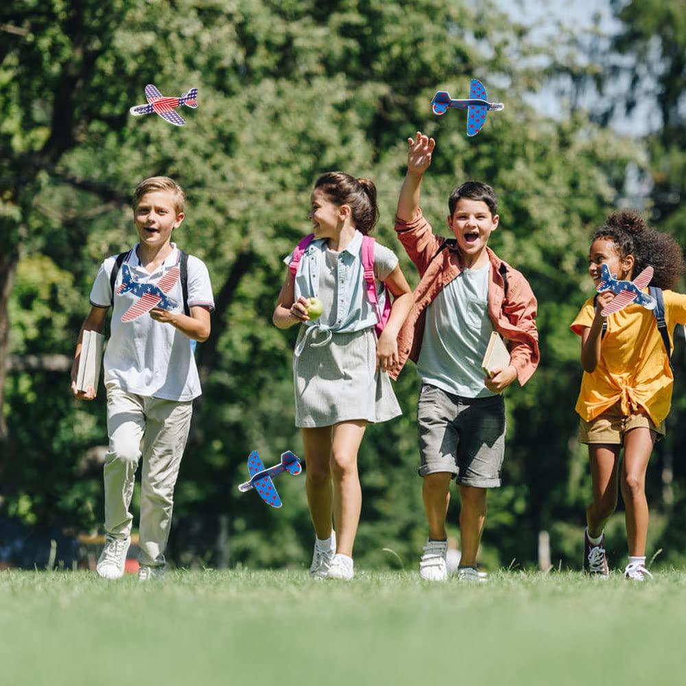 Defemim Defemim 32 Pack Glider Planes for Kids,Foam Glider Plane Toy,Foam Gliders Planes Toys for Kids,16 Designs,for Boys and Girls Birthday Party Favors,Classroom Prizes,party favors kids