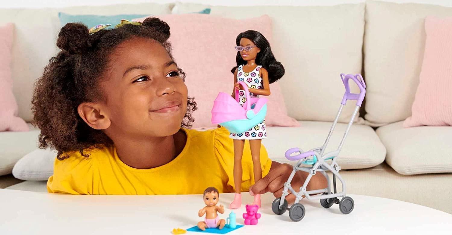 Barbie Barbie Skipper Babysitters Inc Playset with Brunette Doll, Stroller, Baby Doll & 5 Accessories, Remove Stroller Seat for Carrier