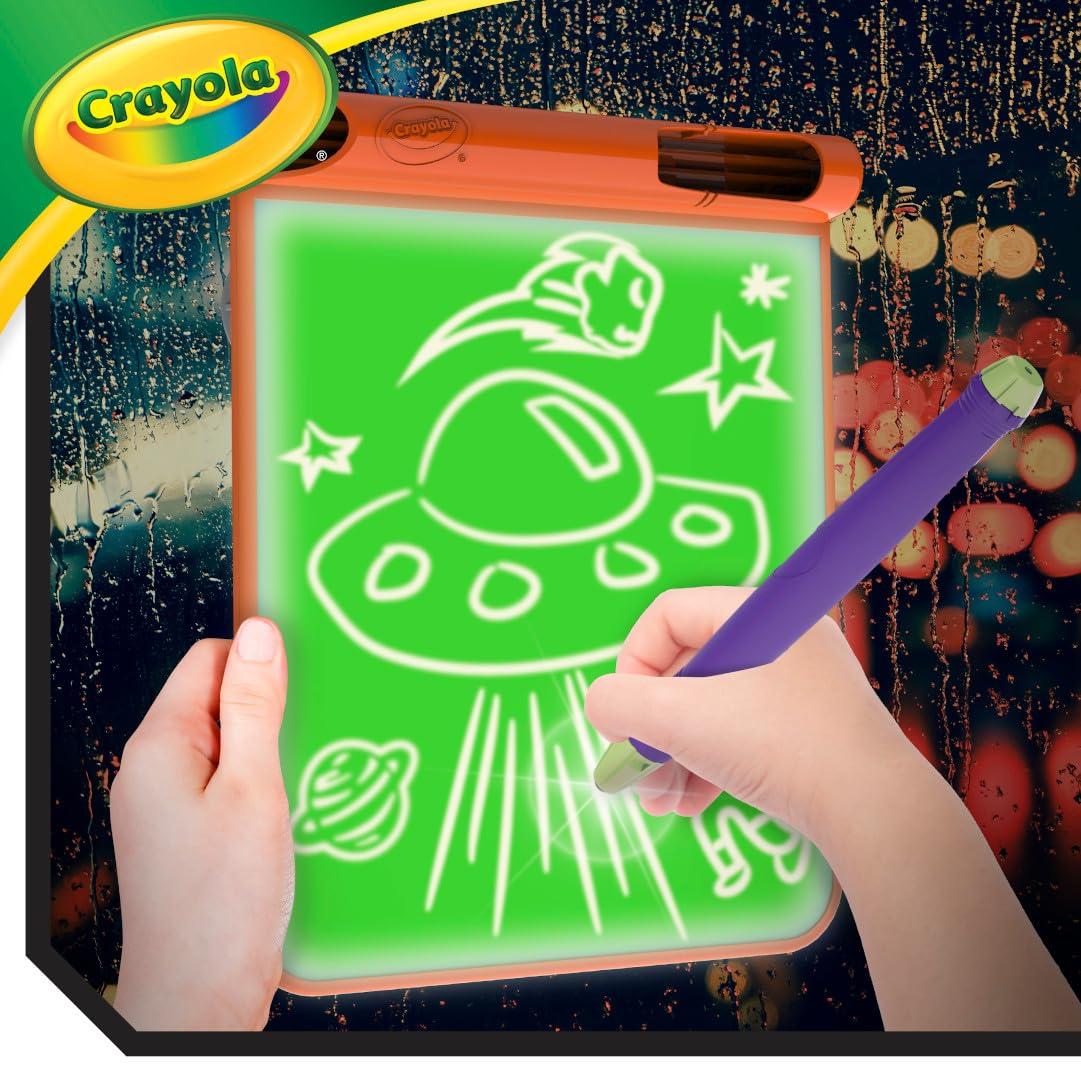Crayola Crayola Travel Glow Art Studio, Glow in The Dark Toys, Kids Gifts for Girls and Boys, Ages 6, 7, 8, 9